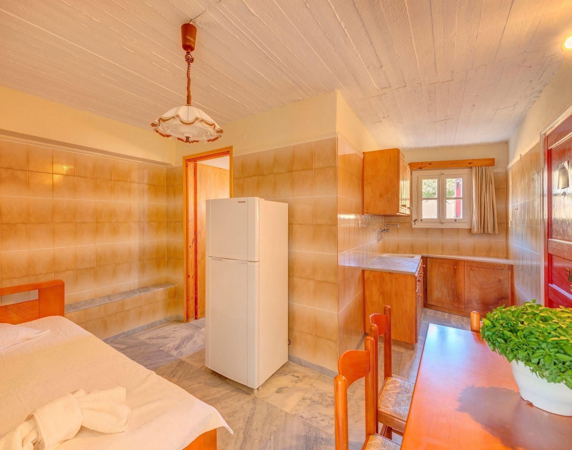 Hotel Smaragdi Apartments Vissa Extérieur photo