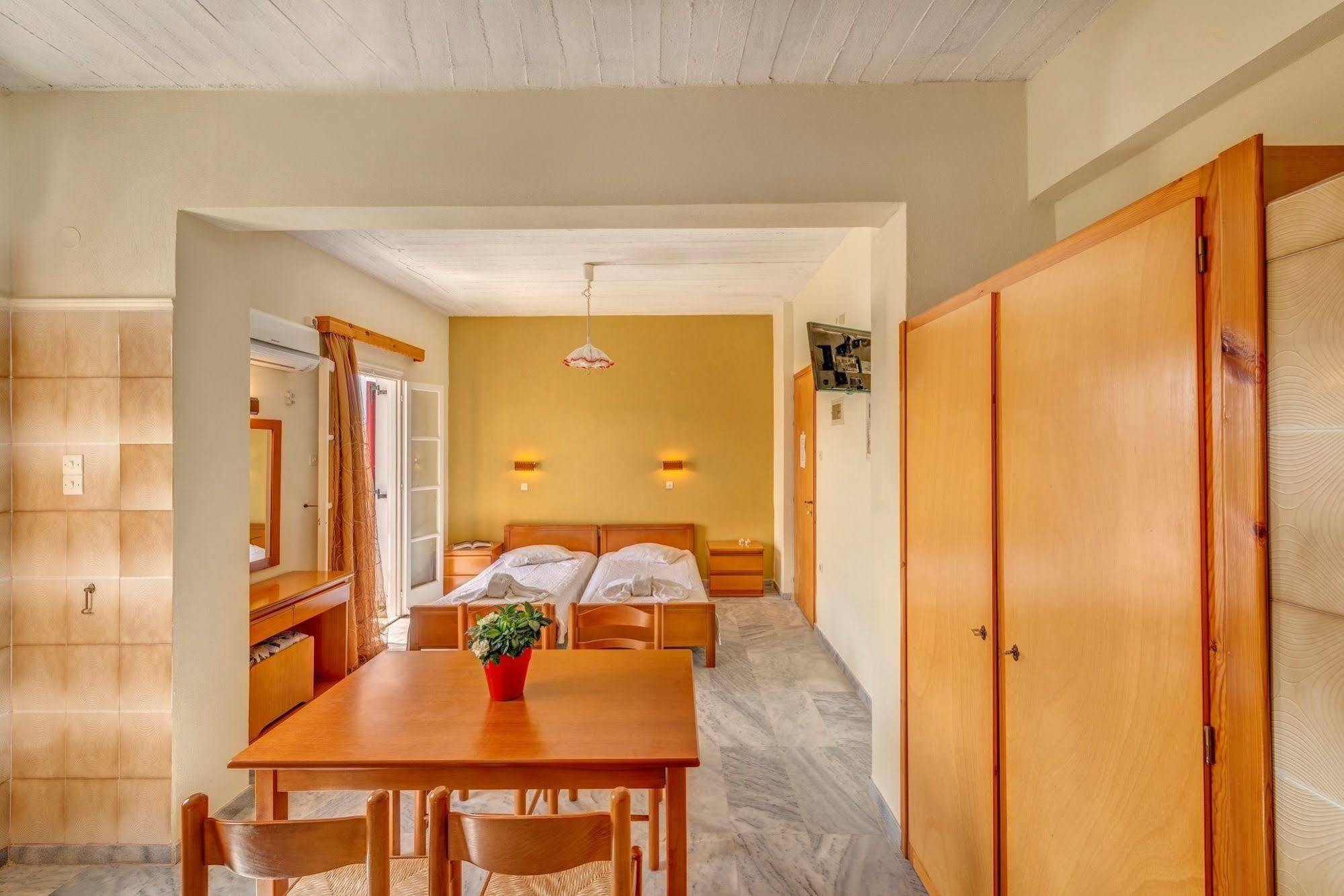 Hotel Smaragdi Apartments Vissa Extérieur photo